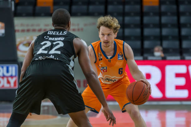 会中一次关 会中一次关